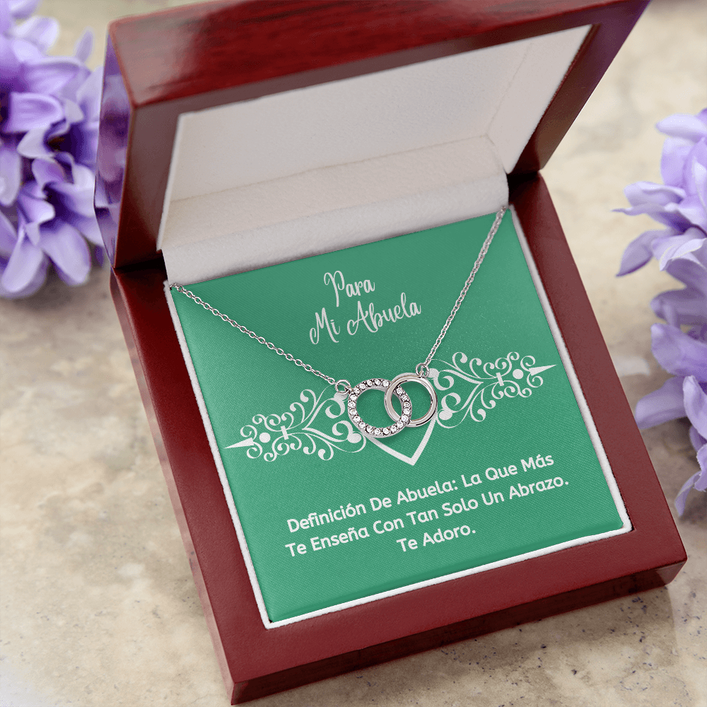 Abuela Te Adoro. Tus Abrazos Son Reconfortantes.