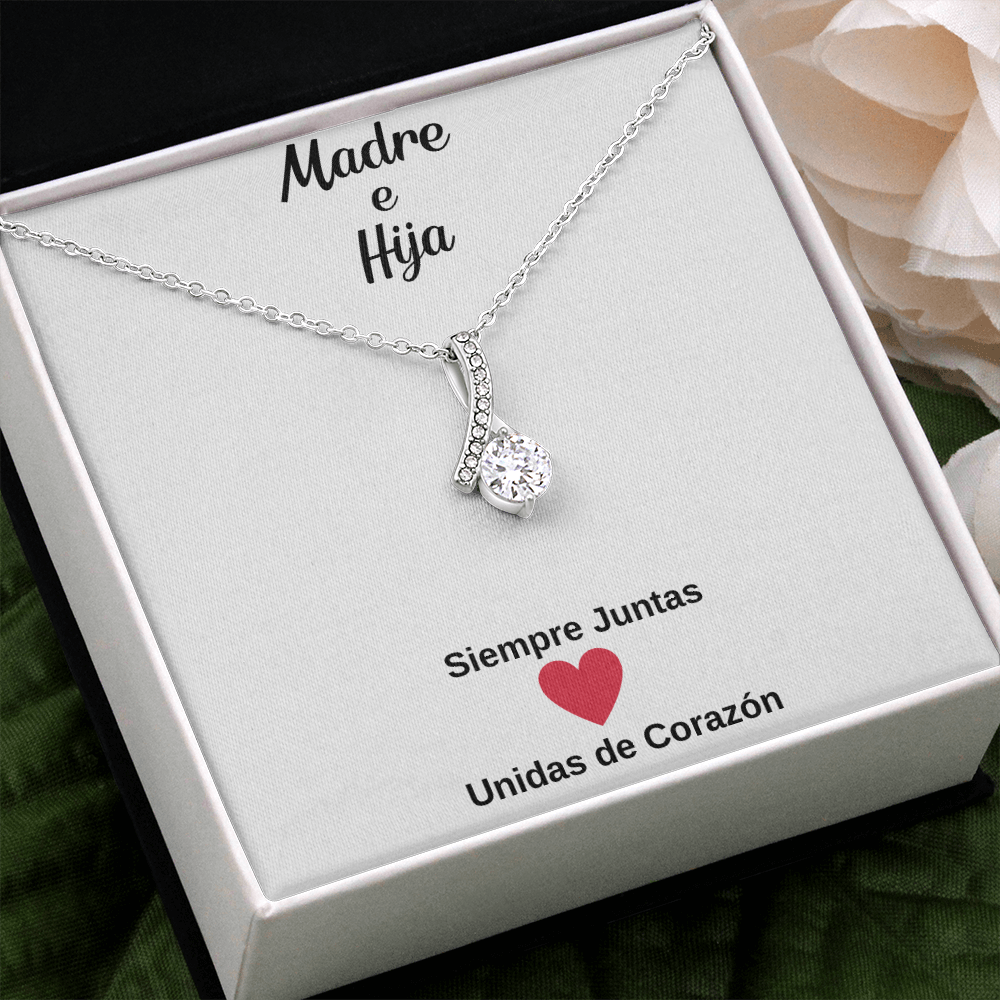 madre-e-hija-unidas-de-corazon Alluring beauty