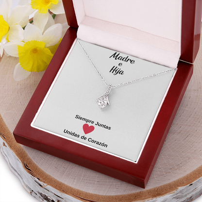 madre-e-hija-unidas-de-corazon Alluring beauty